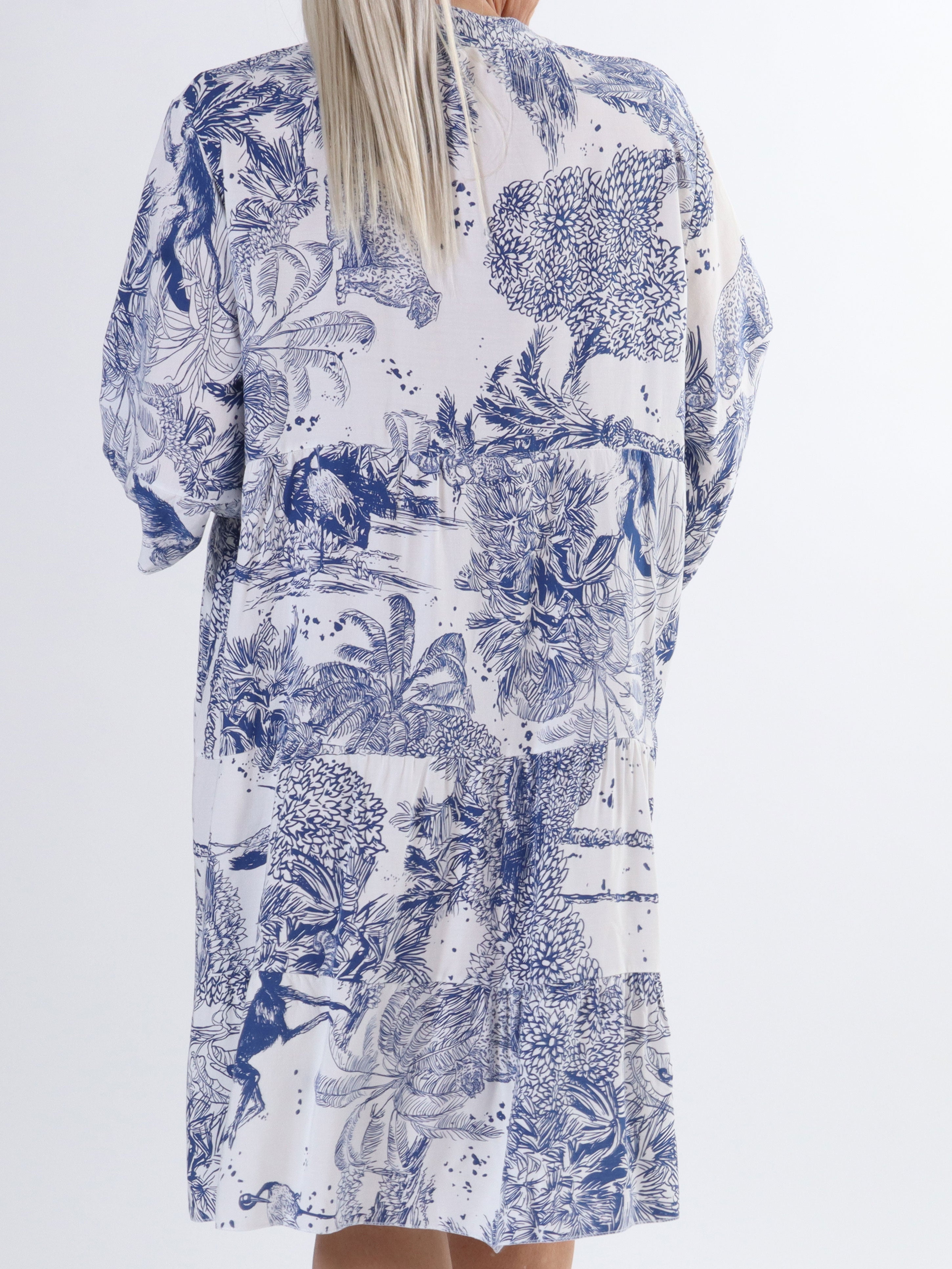 Abbie - Sød plus size kjole med junglemotiv